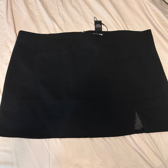 Fashion Nova Hailey Business Mini Skirt (PLUS SIZE) - Picture 3 of 3